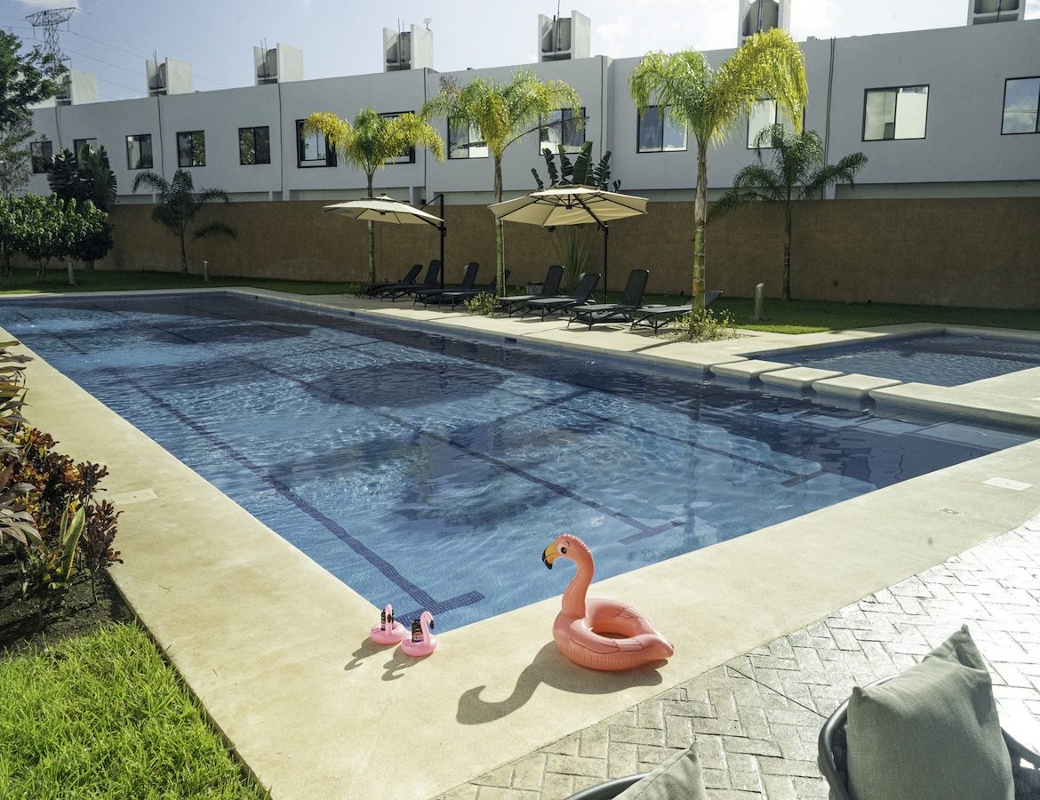 Bleu Mai Properties. Cancun Condo. Swimming Pool.